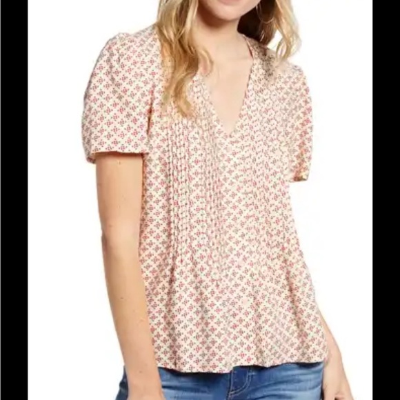 NEW Hinge RED IVORY Blouse with pattern size small - Picture 1 of 5